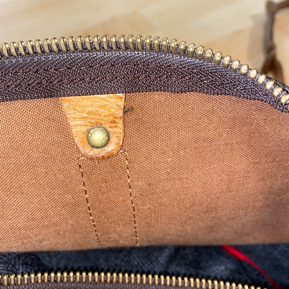 EUC Louis Vuitton Sac Duffle Bag 35 & comes with strap. - Picture 8 of 12